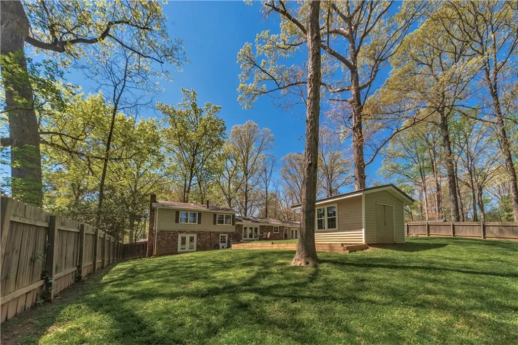 100 Whispering Way, Sandy Springs, Georgia 30328, 4 Bedrooms Bedrooms, ,3 BathroomsBathrooms,Residential,Sold,100 Whispering Way,6662632