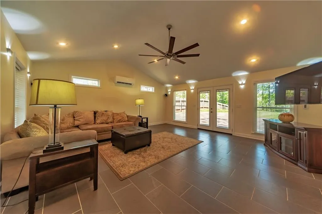 100 Whispering Way, Sandy Springs, Georgia 30328, 4 Bedrooms Bedrooms, ,3 BathroomsBathrooms,Residential,Sold,100 Whispering Way,6662632