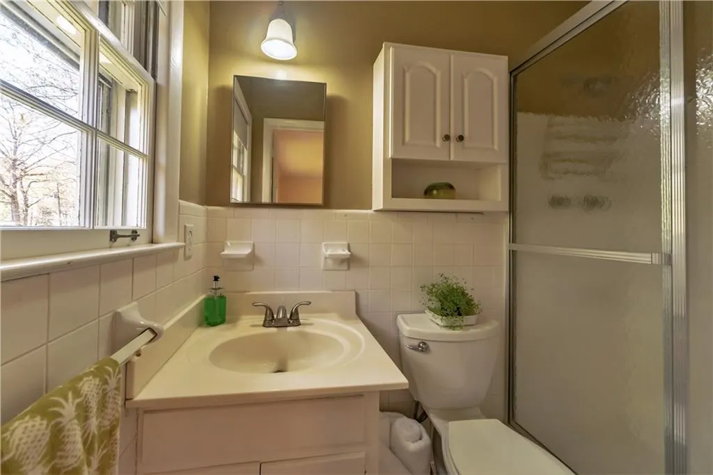 100 Whispering Way, Sandy Springs, Georgia 30328, 4 Bedrooms Bedrooms, ,3 BathroomsBathrooms,Residential,Sold,100 Whispering Way,6662632