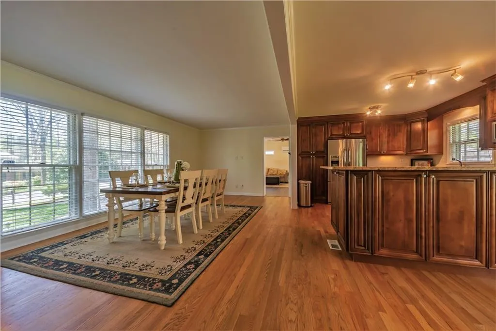 100 Whispering Way, Sandy Springs, Georgia 30328, 4 Bedrooms Bedrooms, ,3 BathroomsBathrooms,Residential,Sold,100 Whispering Way,6662632