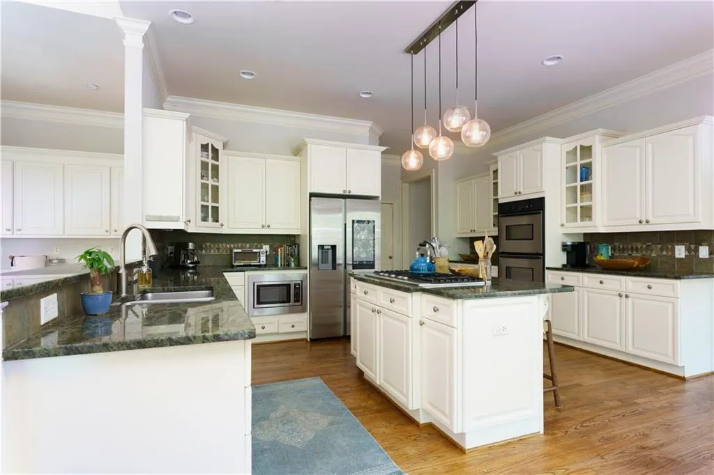 115 Franklin Place Ne, Atlanta, Georgia 30342, 6 Bedrooms Bedrooms, ,5 BathroomsBathrooms,Residential,Sold,115 Franklin Place Ne,7054829