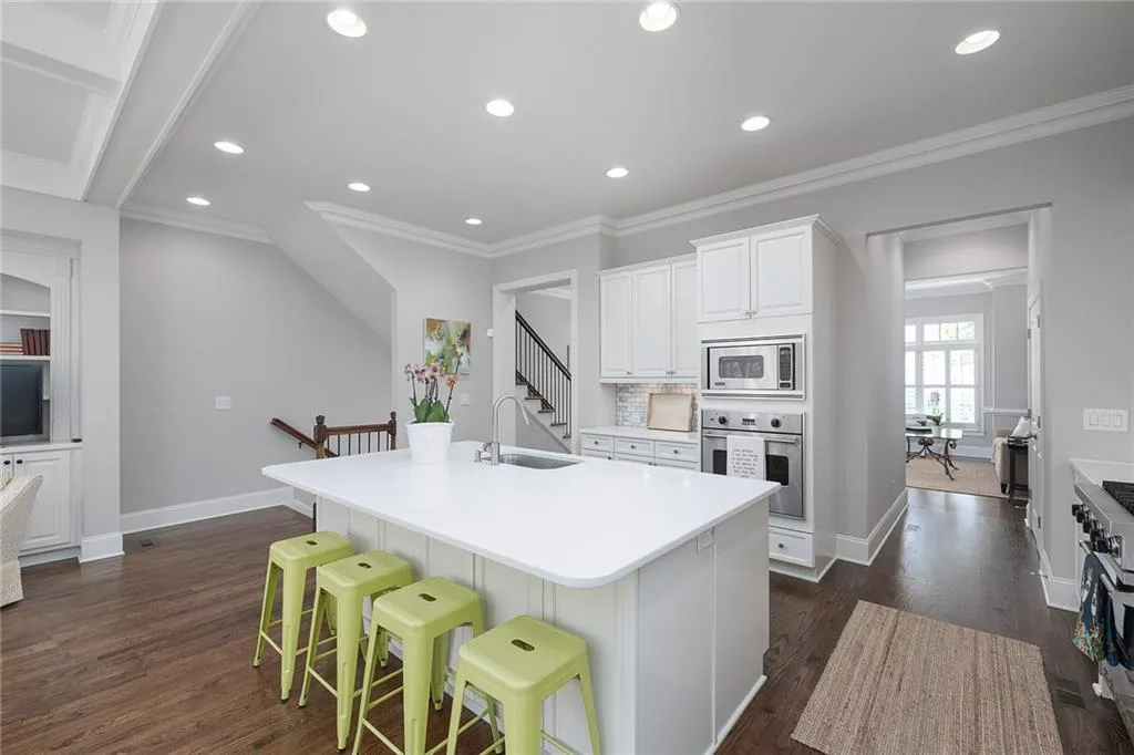 694 Lockton Place, Sandy Springs, Georgia 30342, 4 Bedrooms Bedrooms, ,4 BathroomsBathrooms,Residential,Sold,694 Lockton Place,7064855