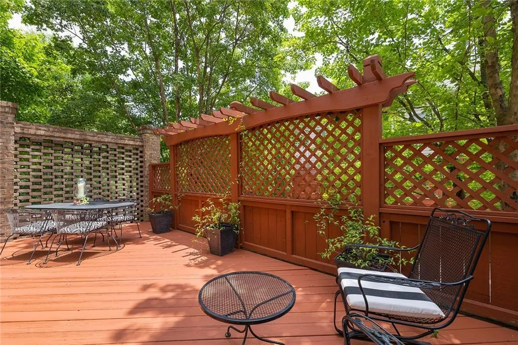 694 Lockton Place, Sandy Springs, Georgia 30342, 4 Bedrooms Bedrooms, ,4 BathroomsBathrooms,Residential,Sold,694 Lockton Place,7064855