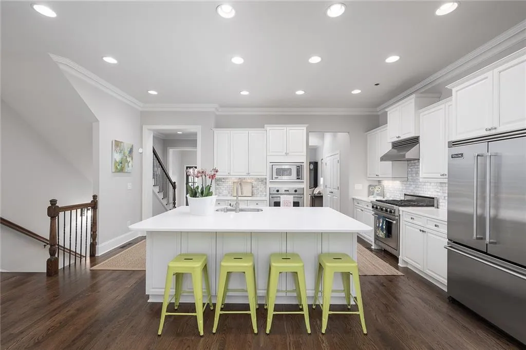 694 Lockton Place, Sandy Springs, Georgia 30342, 4 Bedrooms Bedrooms, ,4 BathroomsBathrooms,Residential,Sold,694 Lockton Place,7064855