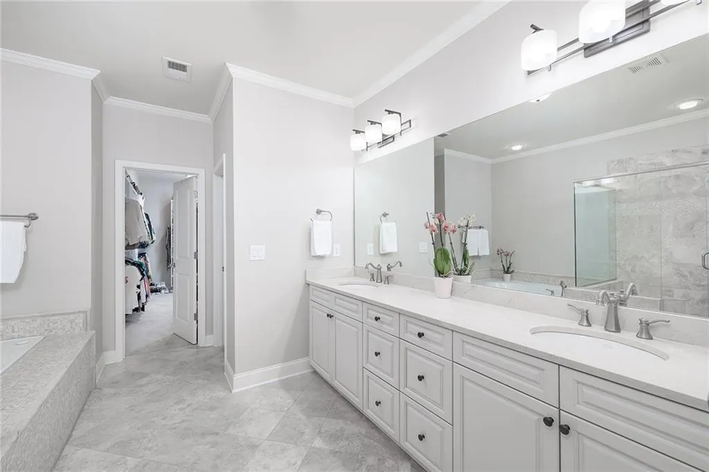 694 Lockton Place, Sandy Springs, Georgia 30342, 4 Bedrooms Bedrooms, ,4 BathroomsBathrooms,Residential,Sold,694 Lockton Place,7064855