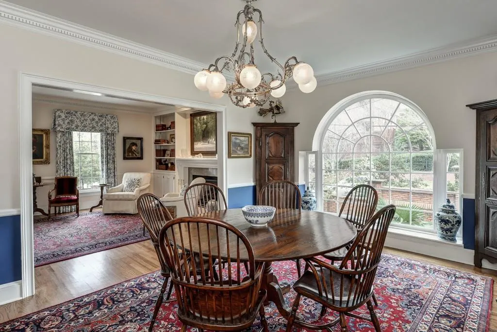 2 W Wesley Road Unit 1, Atlanta, Georgia 30305, 3 Bedrooms Bedrooms, ,3 BathroomsBathrooms,Residential,Sold,2 W Wesley Road Unit 1,5682395
