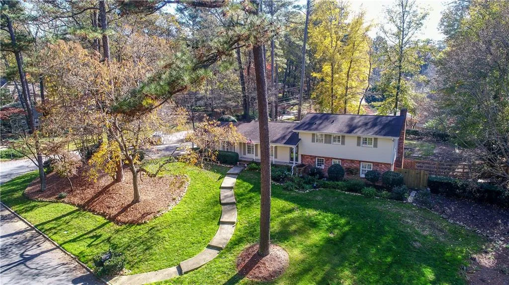 410 Amberidge Trail, Atlanta, Georgia 30328, 3 Bedrooms Bedrooms, ,2 BathroomsBathrooms,Residential,Sold,410 Amberidge Trail,5940472