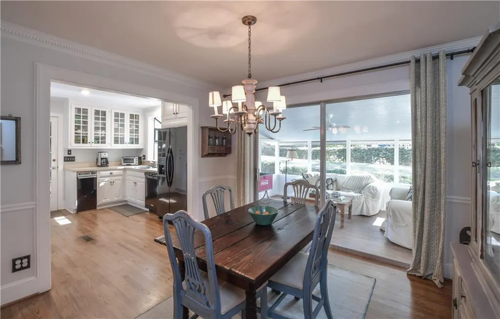 410 Amberidge Trail, Atlanta, Georgia 30328, 3 Bedrooms Bedrooms, ,2 BathroomsBathrooms,Residential,Sold,410 Amberidge Trail,5940472