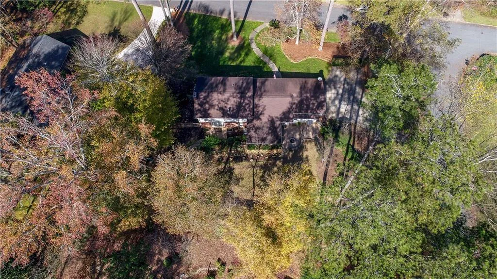 410 Amberidge Trail, Atlanta, Georgia 30328, 3 Bedrooms Bedrooms, ,2 BathroomsBathrooms,Residential,Sold,410 Amberidge Trail,5940472