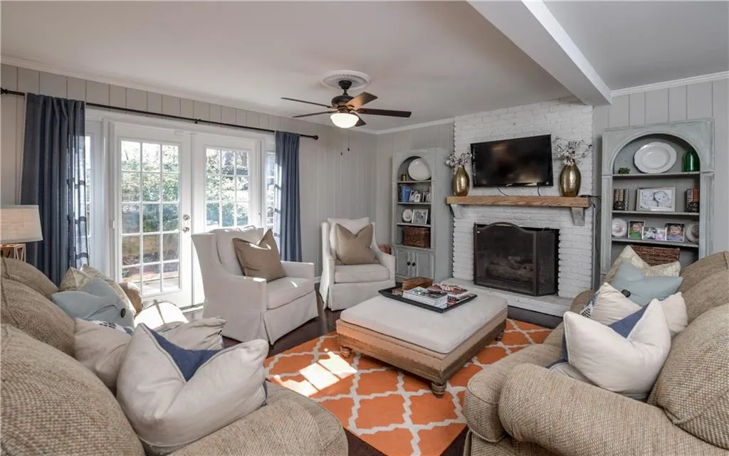 410 Amberidge Trail, Atlanta, Georgia 30328, 3 Bedrooms Bedrooms, ,2 BathroomsBathrooms,Residential,Sold,410 Amberidge Trail,5940472