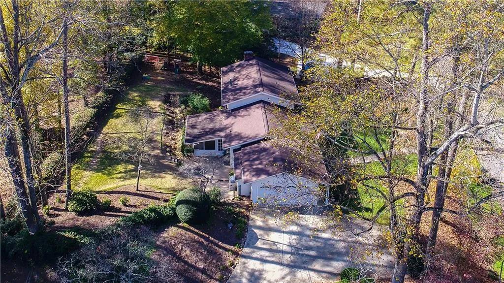 410 Amberidge Trail, Atlanta, Georgia 30328, 3 Bedrooms Bedrooms, ,2 BathroomsBathrooms,Residential,Sold,410 Amberidge Trail,5940472