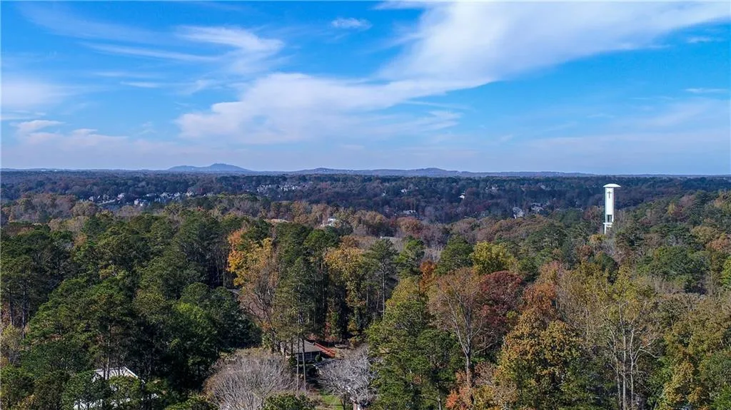 410 Amberidge Trail, Atlanta, Georgia 30328, 3 Bedrooms Bedrooms, ,2 BathroomsBathrooms,Residential,Sold,410 Amberidge Trail,5940472
