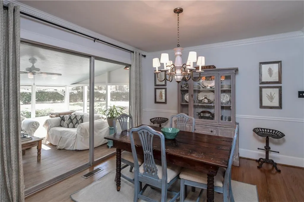 410 Amberidge Trail, Atlanta, Georgia 30328, 3 Bedrooms Bedrooms, ,2 BathroomsBathrooms,Residential,Sold,410 Amberidge Trail,5940472