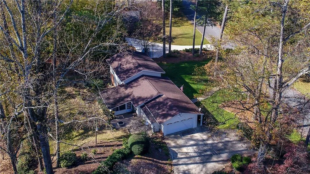 410 Amberidge Trail, Atlanta, Georgia 30328, 3 Bedrooms Bedrooms, ,2 BathroomsBathrooms,Residential,Sold,410 Amberidge Trail,5940472