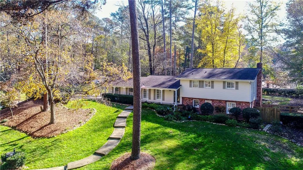 410 Amberidge Trail, Atlanta, Georgia 30328, 3 Bedrooms Bedrooms, ,2 BathroomsBathrooms,Residential,Sold,410 Amberidge Trail,5940472