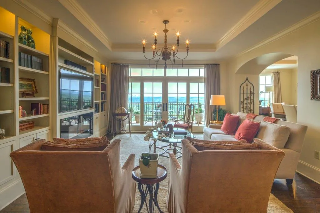 2700 Paces Ferry Road Se Unit 702, Atlanta, Georgia 30339, 2 Bedrooms Bedrooms, ,2 BathroomsBathrooms,Residential,Sold,2700 Paces Ferry Road Se Unit 702,5683415