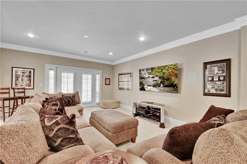 1207 Glenridge Place, Atlanta, Georgia 30342, 4 Bedrooms Bedrooms, ,4 BathroomsBathrooms,Residential,Sold,1207 Glenridge Place,6853187