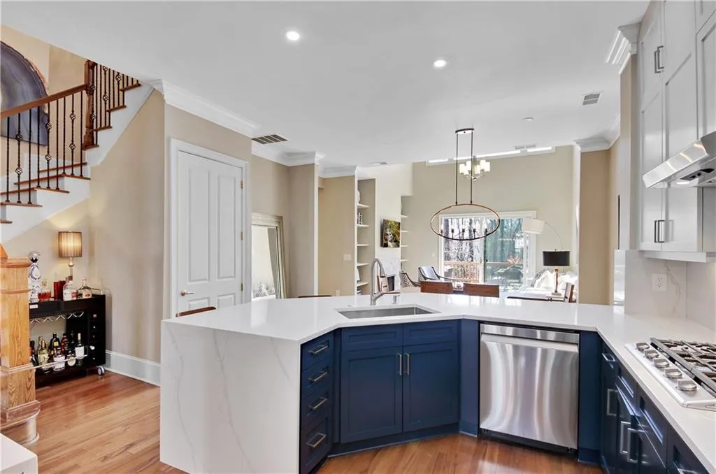 1207 Glenridge Place, Atlanta, Georgia 30342, 4 Bedrooms Bedrooms, ,4 BathroomsBathrooms,Residential,Sold,1207 Glenridge Place,6853187