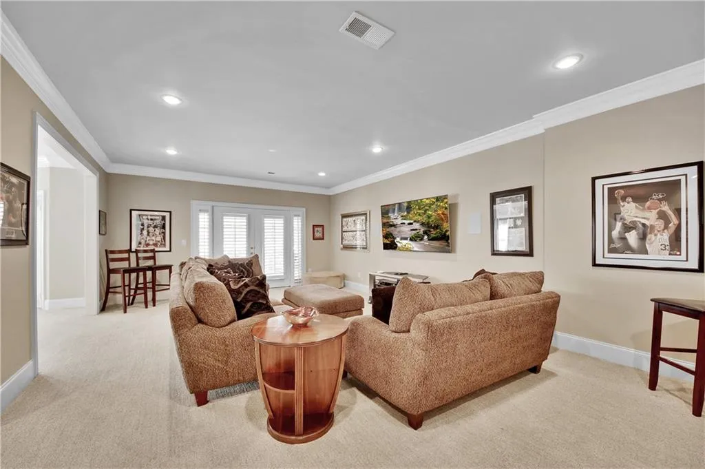 1207 Glenridge Place, Atlanta, Georgia 30342, 4 Bedrooms Bedrooms, ,4 BathroomsBathrooms,Residential,Sold,1207 Glenridge Place,6853187