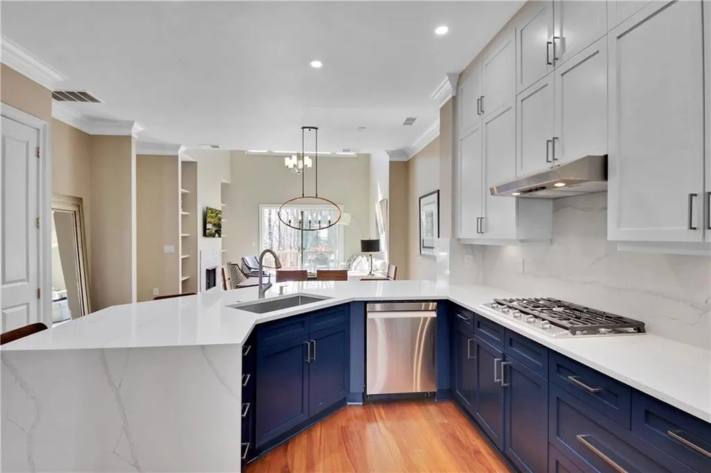 1207 Glenridge Place, Atlanta, Georgia 30342, 4 Bedrooms Bedrooms, ,4 BathroomsBathrooms,Residential,Sold,1207 Glenridge Place,6853187