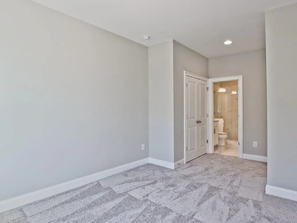 6655 Sterling Drive Unit 658, Sandy Springs, Georgia 30328, 3 Bedrooms Bedrooms, ,3 BathroomsBathrooms,Residential,Sold,6655 Sterling Drive Unit 658,6828456