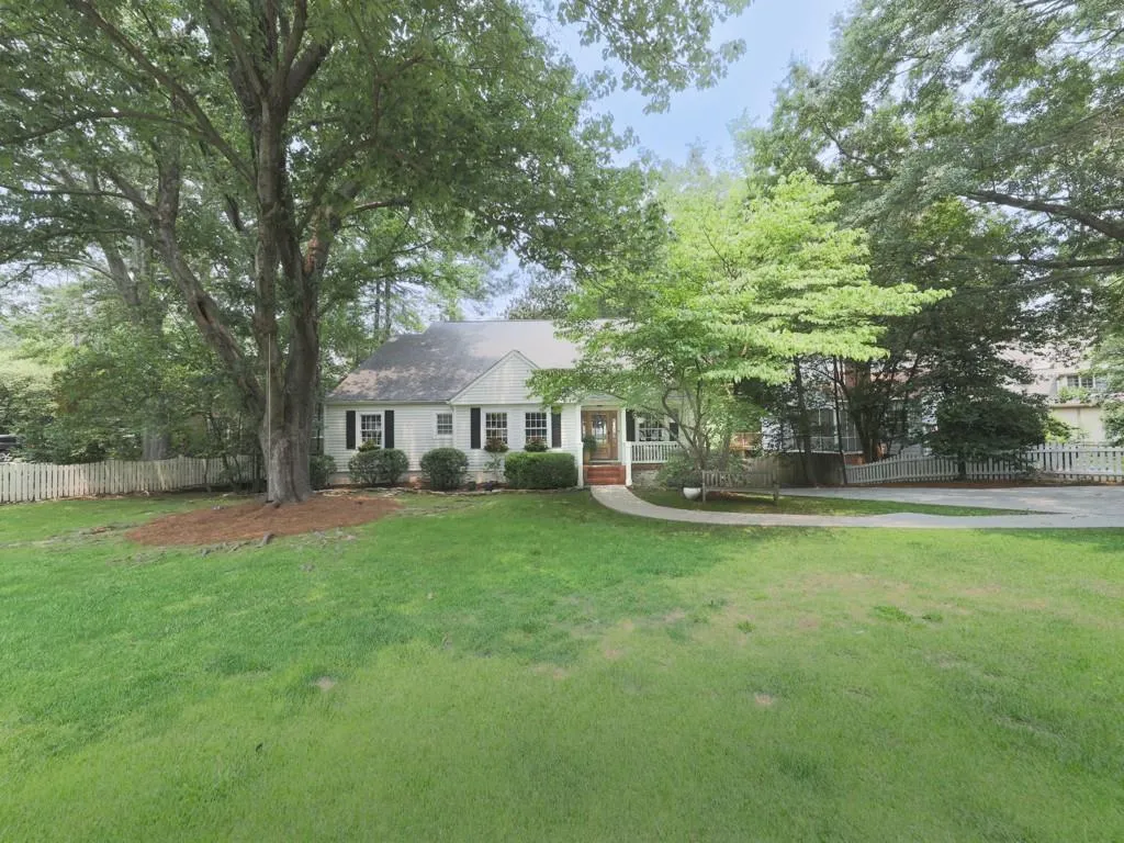 646 Darlington Circle Ne, Atlanta, Georgia 30305, 5 Bedrooms Bedrooms, ,4 BathroomsBathrooms,Residential,For Sale,646 Darlington Circle Ne,7591597