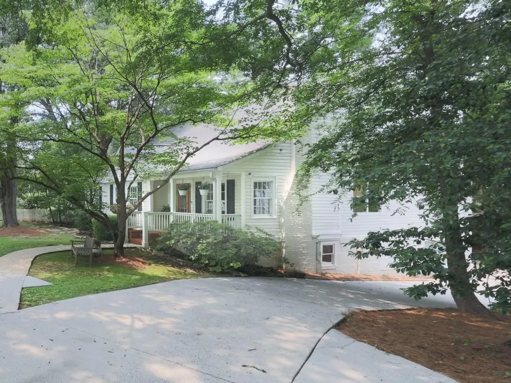 646 Darlington Circle Ne, Atlanta, Georgia 30305, 5 Bedrooms Bedrooms, ,4 BathroomsBathrooms,Residential,For Sale,646 Darlington Circle Ne,7591597