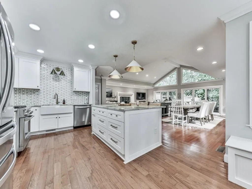 646 Darlington Circle Ne, Atlanta, Georgia 30305, 5 Bedrooms Bedrooms, ,4 BathroomsBathrooms,Residential,For Sale,646 Darlington Circle Ne,7591597