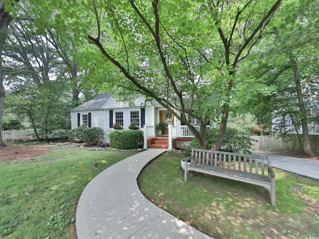 646 Darlington Circle Ne, Atlanta, Georgia 30305, 5 Bedrooms Bedrooms, ,4 BathroomsBathrooms,Residential,For Sale,646 Darlington Circle Ne,7591597