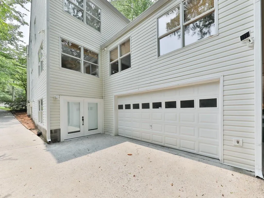 646 Darlington Circle Ne, Atlanta, Georgia 30305, 5 Bedrooms Bedrooms, ,4 BathroomsBathrooms,Residential,For Sale,646 Darlington Circle Ne,7591597