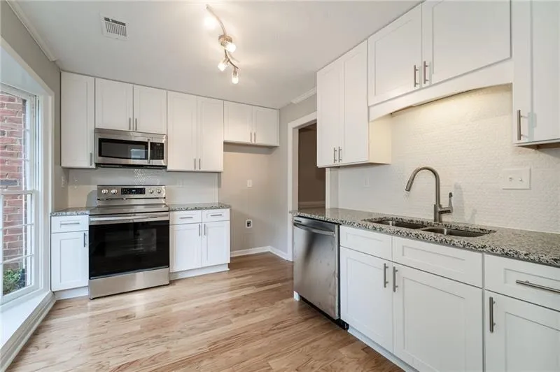 7921 Briar Villa Place, Atlanta, Georgia 30350, 3 Bedrooms Bedrooms, ,2 BathroomsBathrooms,Residential,Sold,7921 Briar Villa Place,6765611