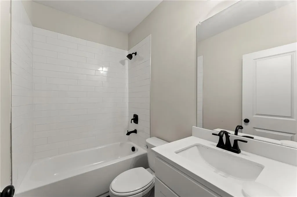 1929 Quarry Park Place Nw, Atlanta, Georgia 30318, 4 Bedrooms Bedrooms, ,4 BathroomsBathrooms,Residential,For Sale,1929 Quarry Park Place Nw,7621996