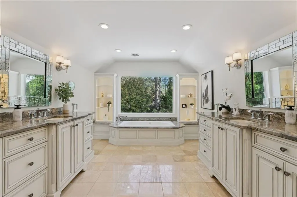 1005 16th Fairway, Sandy Springs, Georgia 30350, 5 Bedrooms Bedrooms, ,5 BathroomsBathrooms,Residential,Sold,1005 16th Fairway,7749652