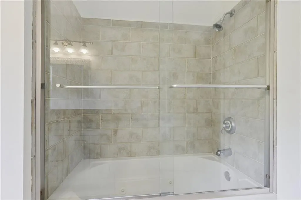 Full Bathroom #3