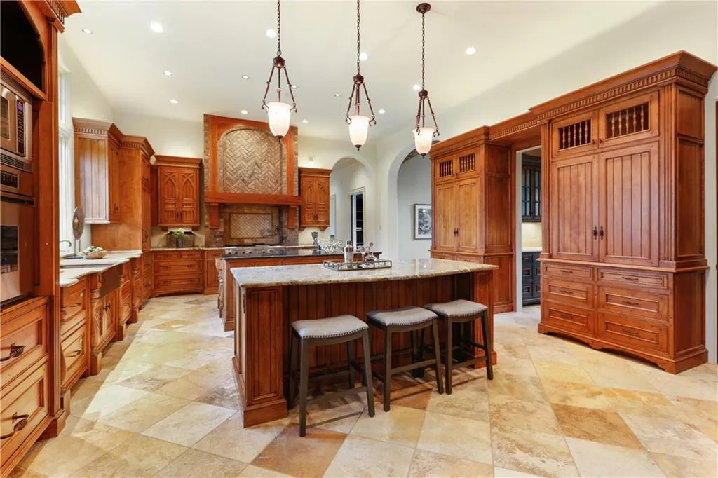 6184 Riverside Drive, Atlanta, Georgia 30328, 6 Bedrooms Bedrooms, ,6 BathroomsBathrooms,Residential,Sold,6184 Riverside Drive,6704567