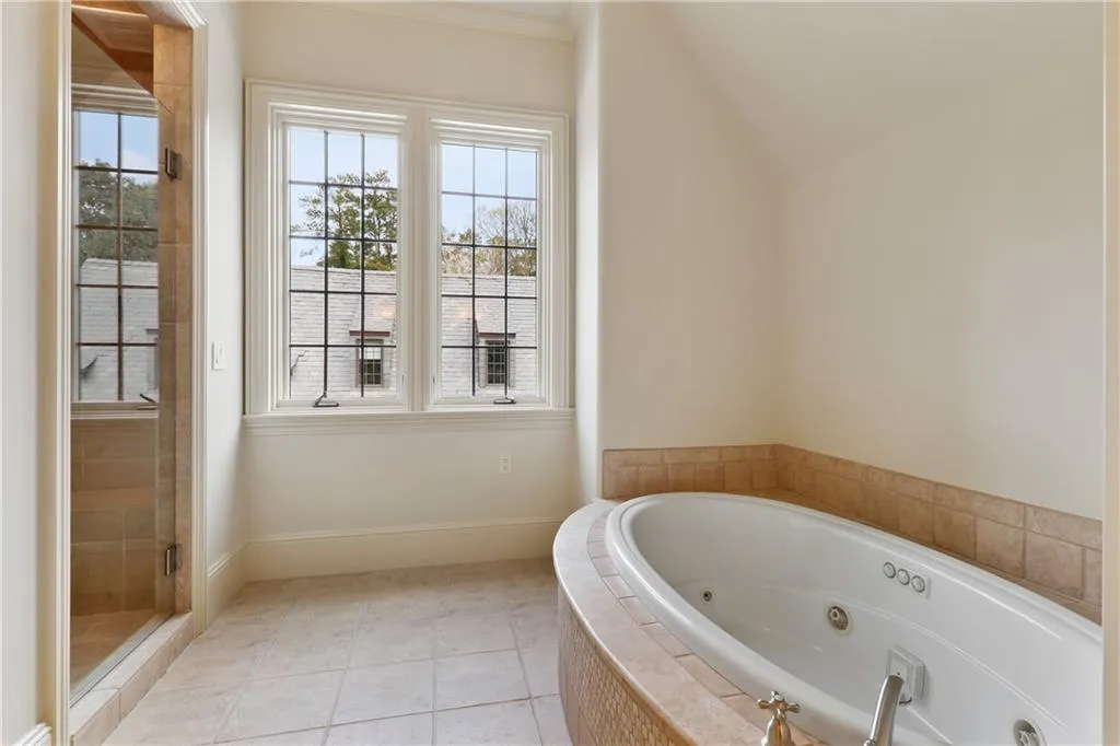 6184 Riverside Drive, Atlanta, Georgia 30328, 6 Bedrooms Bedrooms, ,6 BathroomsBathrooms,Residential,Sold,6184 Riverside Drive,6704567