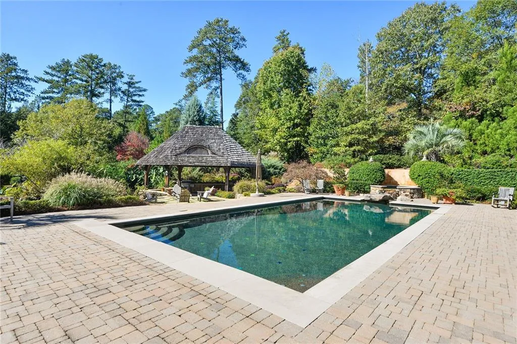 6184 Riverside Drive, Atlanta, Georgia 30328, 6 Bedrooms Bedrooms, ,6 BathroomsBathrooms,Residential,Sold,6184 Riverside Drive,6704567