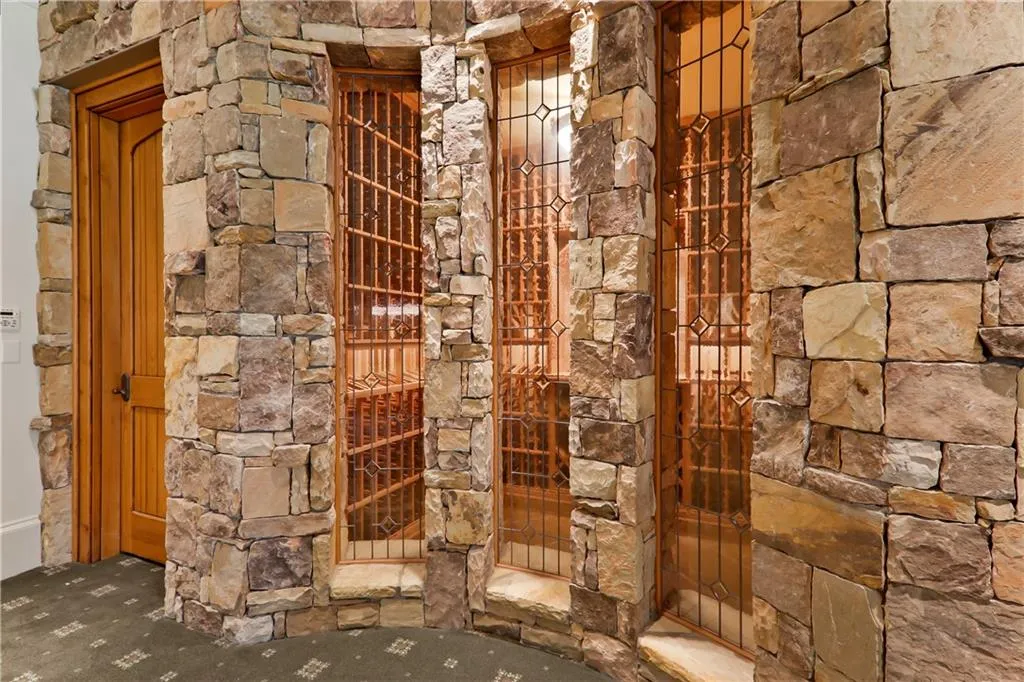 6184 Riverside Drive, Atlanta, Georgia 30328, 6 Bedrooms Bedrooms, ,6 BathroomsBathrooms,Residential,Sold,6184 Riverside Drive,6704567