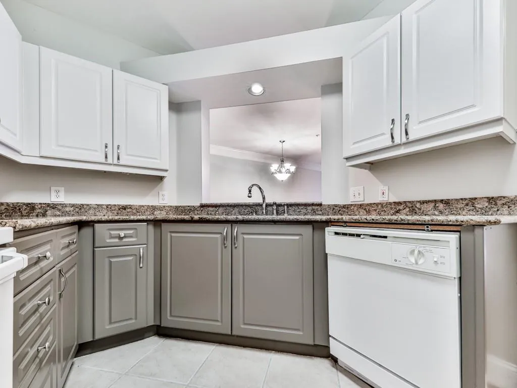 3334 Peachtree Road Ne Unit 614, Atlanta, Georgia 30326, 1 Bedroom Bedrooms, ,1 BathroomBathrooms,Residential,For Sale,3334 Peachtree Road Ne Unit 614,7592448