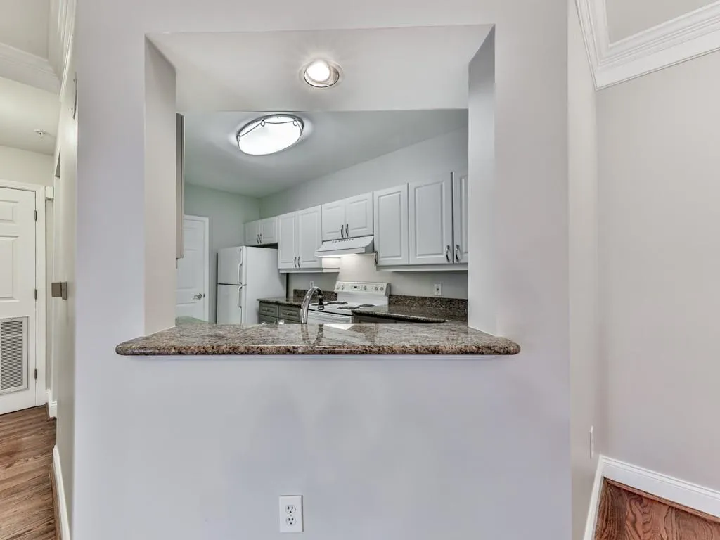 3334 Peachtree Road Ne Unit 614, Atlanta, Georgia 30326, 1 Bedroom Bedrooms, ,1 BathroomBathrooms,Residential,For Sale,3334 Peachtree Road Ne Unit 614,7592448
