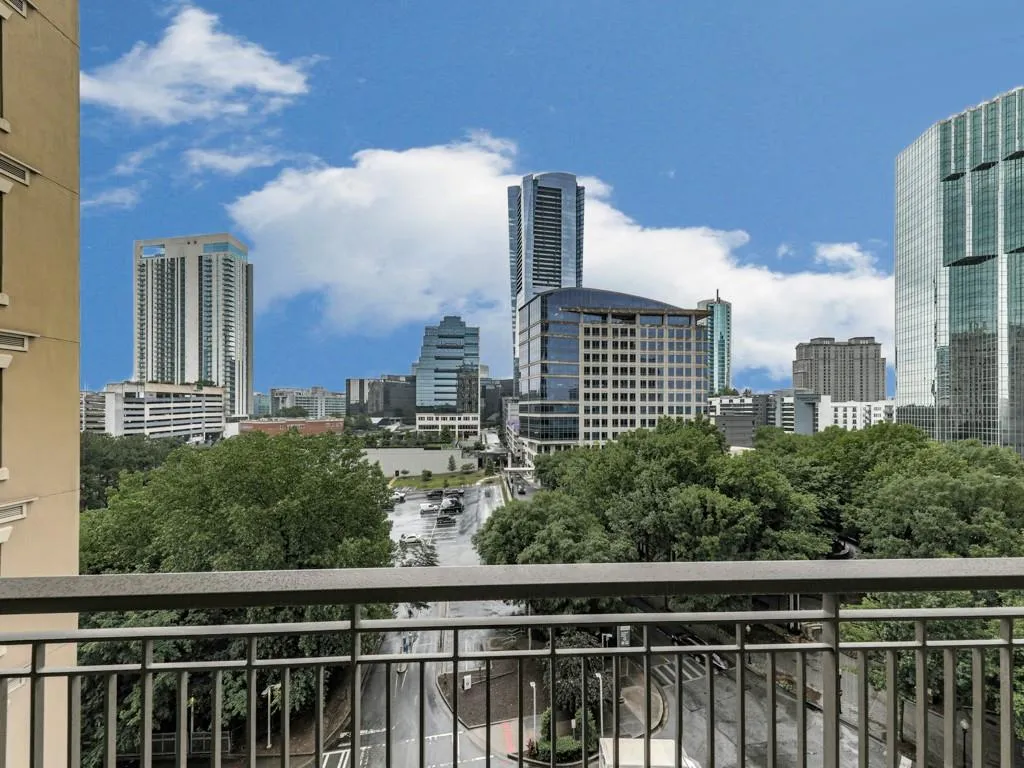 3334 Peachtree Road Ne Unit 614, Atlanta, Georgia 30326, 1 Bedroom Bedrooms, ,1 BathroomBathrooms,Residential,For Sale,3334 Peachtree Road Ne Unit 614,7592448