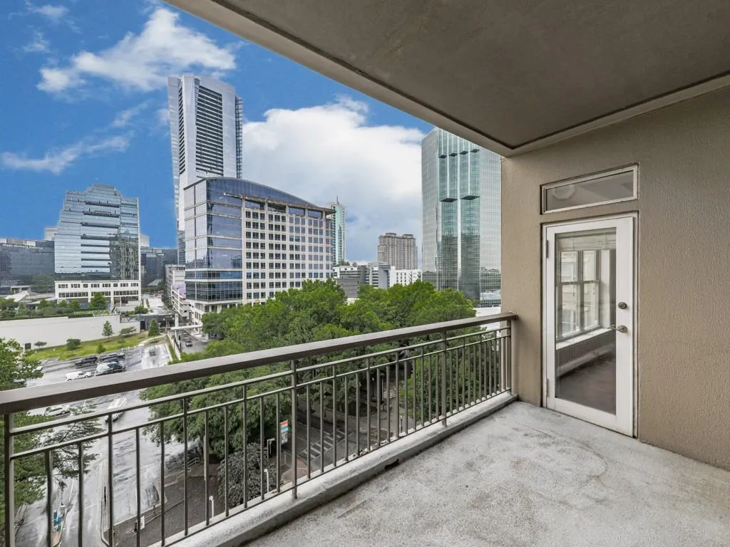 3334 Peachtree Road Ne Unit 614, Atlanta, Georgia 30326, 1 Bedroom Bedrooms, ,1 BathroomBathrooms,Residential,For Sale,3334 Peachtree Road Ne Unit 614,7592448
