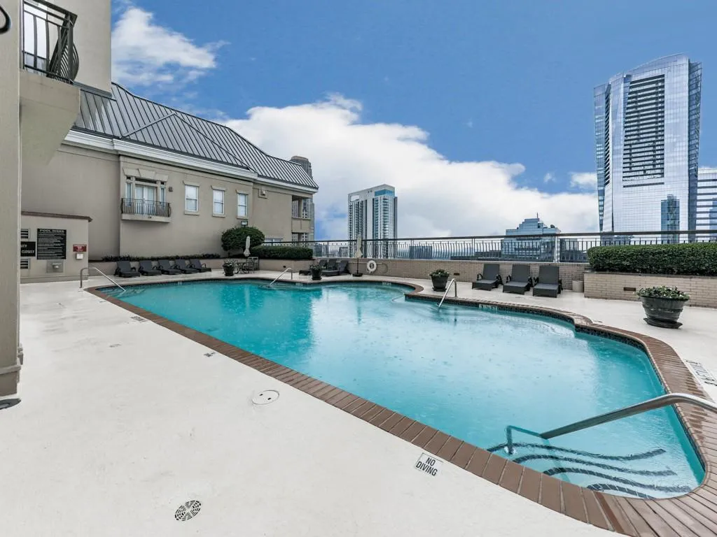 3334 Peachtree Road Ne Unit 614, Atlanta, Georgia 30326, 1 Bedroom Bedrooms, ,1 BathroomBathrooms,Residential,For Sale,3334 Peachtree Road Ne Unit 614,7592448