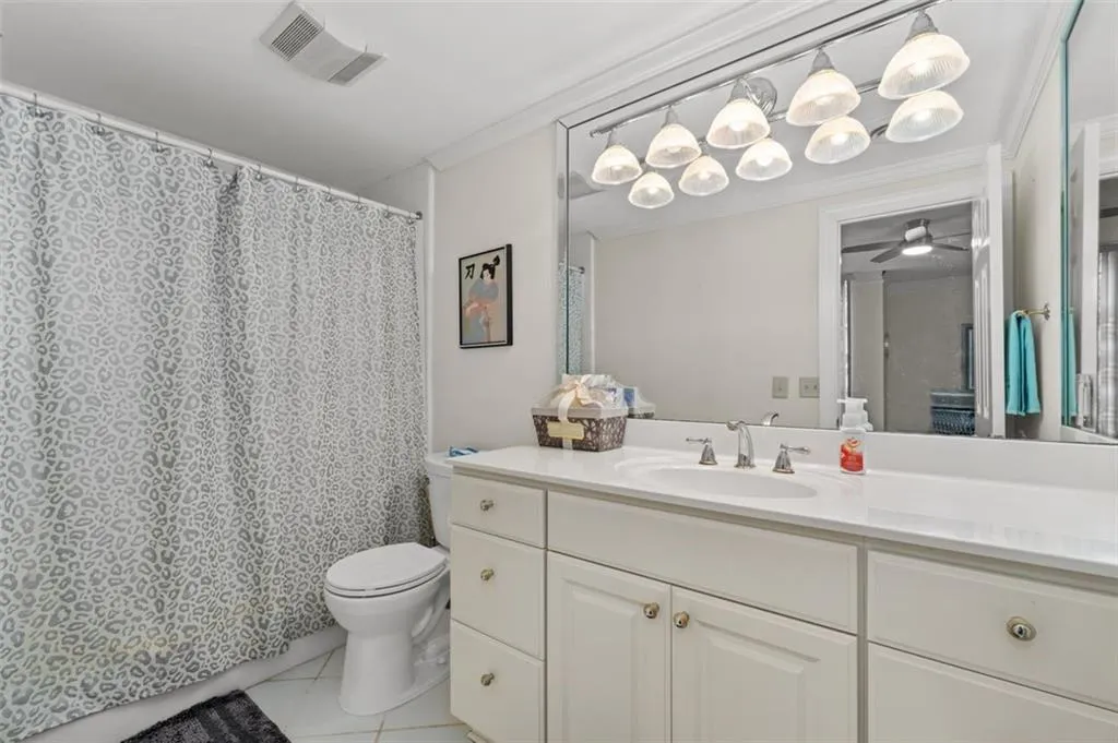 2632 Peachtree Rd. Road Nw Unit A204, Atlanta, Georgia 30305, 2 Bedrooms Bedrooms, ,2 BathroomsBathrooms,Residential,For Sale,2632 Peachtree Rd. Road Nw Unit A204,7549312
