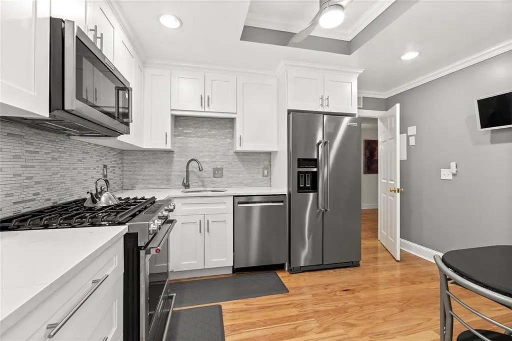 2632 Peachtree Rd. Road Nw Unit A204, Atlanta, Georgia 30305, 2 Bedrooms Bedrooms, ,2 BathroomsBathrooms,Residential,For Sale,2632 Peachtree Rd. Road Nw Unit A204,7549312