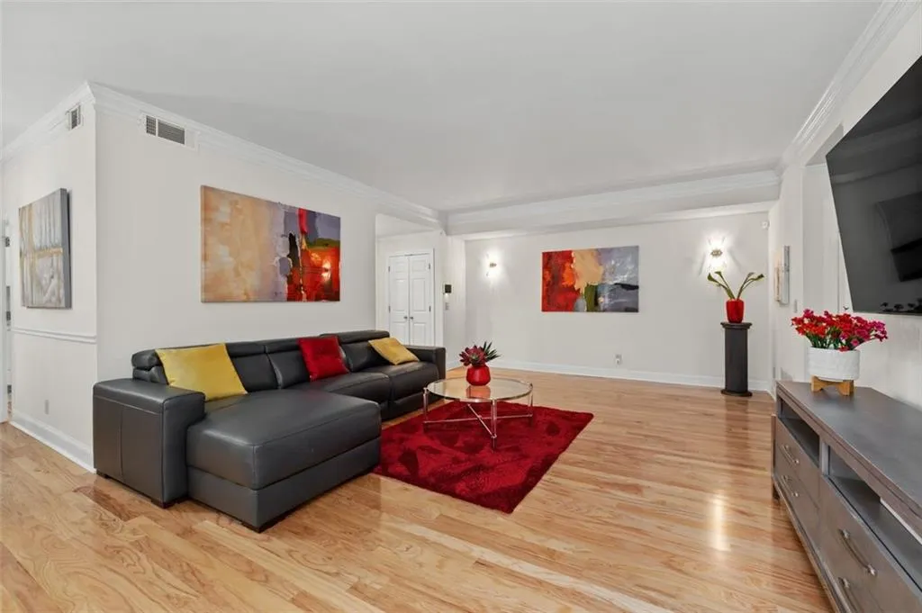 2632 Peachtree Rd. Road Nw Unit A204, Atlanta, Georgia 30305, 2 Bedrooms Bedrooms, ,2 BathroomsBathrooms,Residential,For Sale,2632 Peachtree Rd. Road Nw Unit A204,7549312