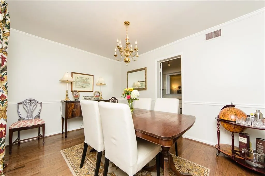 70 Old Ivy Road Ne Unit 54, Atlanta, Georgia 30342, 2 Bedrooms Bedrooms, ,2 BathroomsBathrooms,Residential,Sold,70 Old Ivy Road Ne Unit 54,5845243