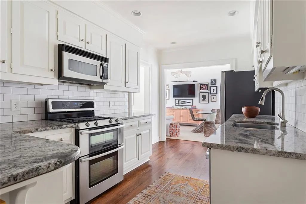 2318 Havenridge Drive Nw, Atlanta, Georgia 30305, 4 Bedrooms Bedrooms, ,4 BathroomsBathrooms,Residential,For Sale,2318 Havenridge Drive Nw,7625520