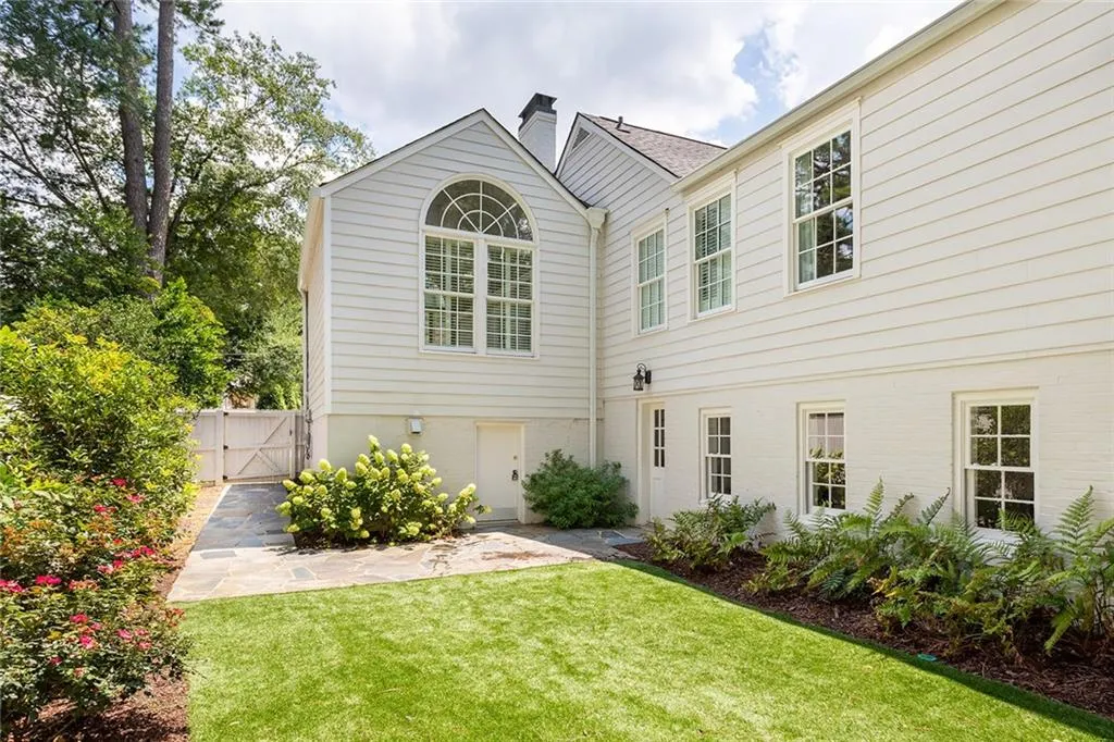 2318 Havenridge Drive Nw, Atlanta, Georgia 30305, 4 Bedrooms Bedrooms, ,4 BathroomsBathrooms,Residential,For Sale,2318 Havenridge Drive Nw,7625520