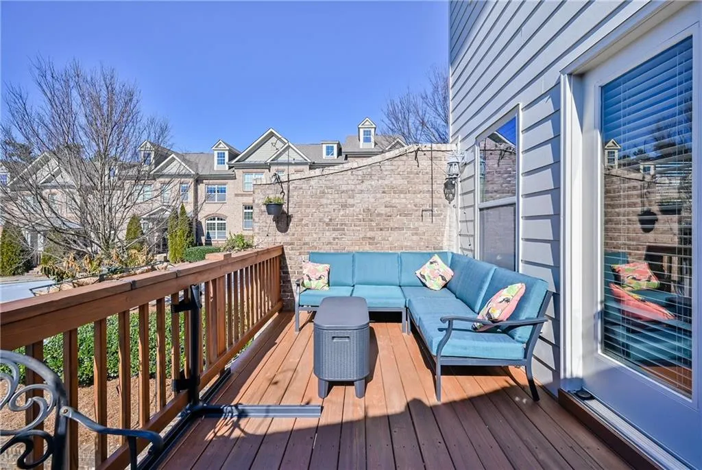 7520 Highlands Point, Sandy Springs, Georgia 30328, 3 Bedrooms Bedrooms, ,3 BathroomsBathrooms,Residential,Sold,7520 Highlands Point,6994055